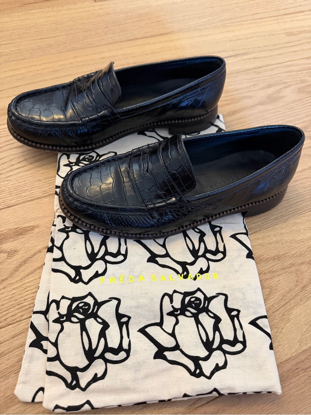 Freda Salvador Black Croc-Embossed Leather Loafers - Picture 2 of 5